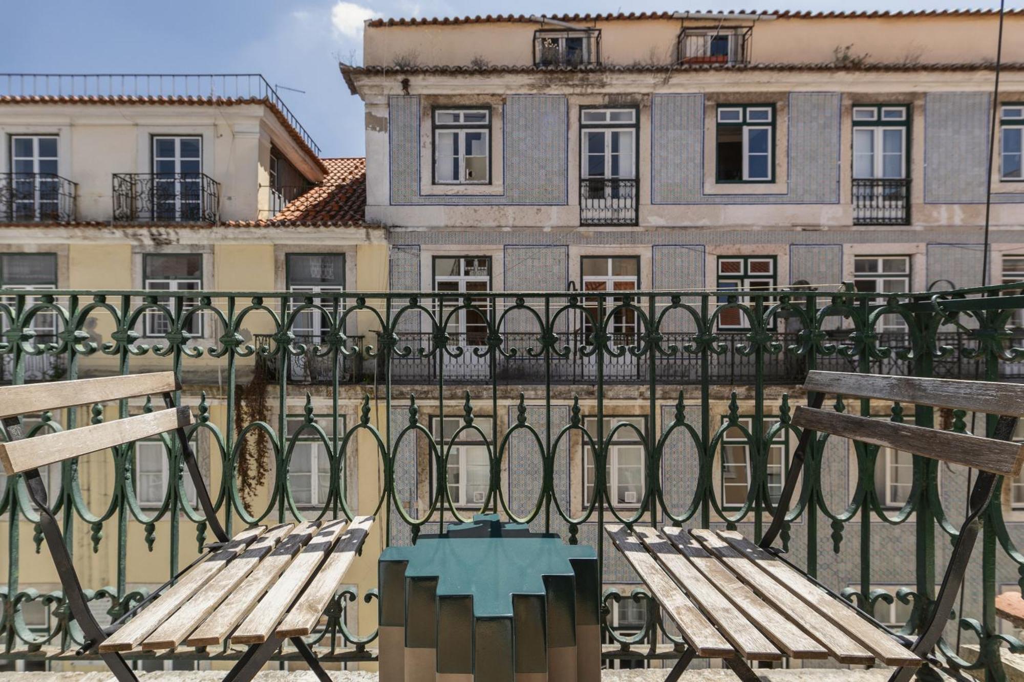 The Traditional Arts Memoir, Downtown Flat With Balcony And Comfort Lisboa Extérieur photo